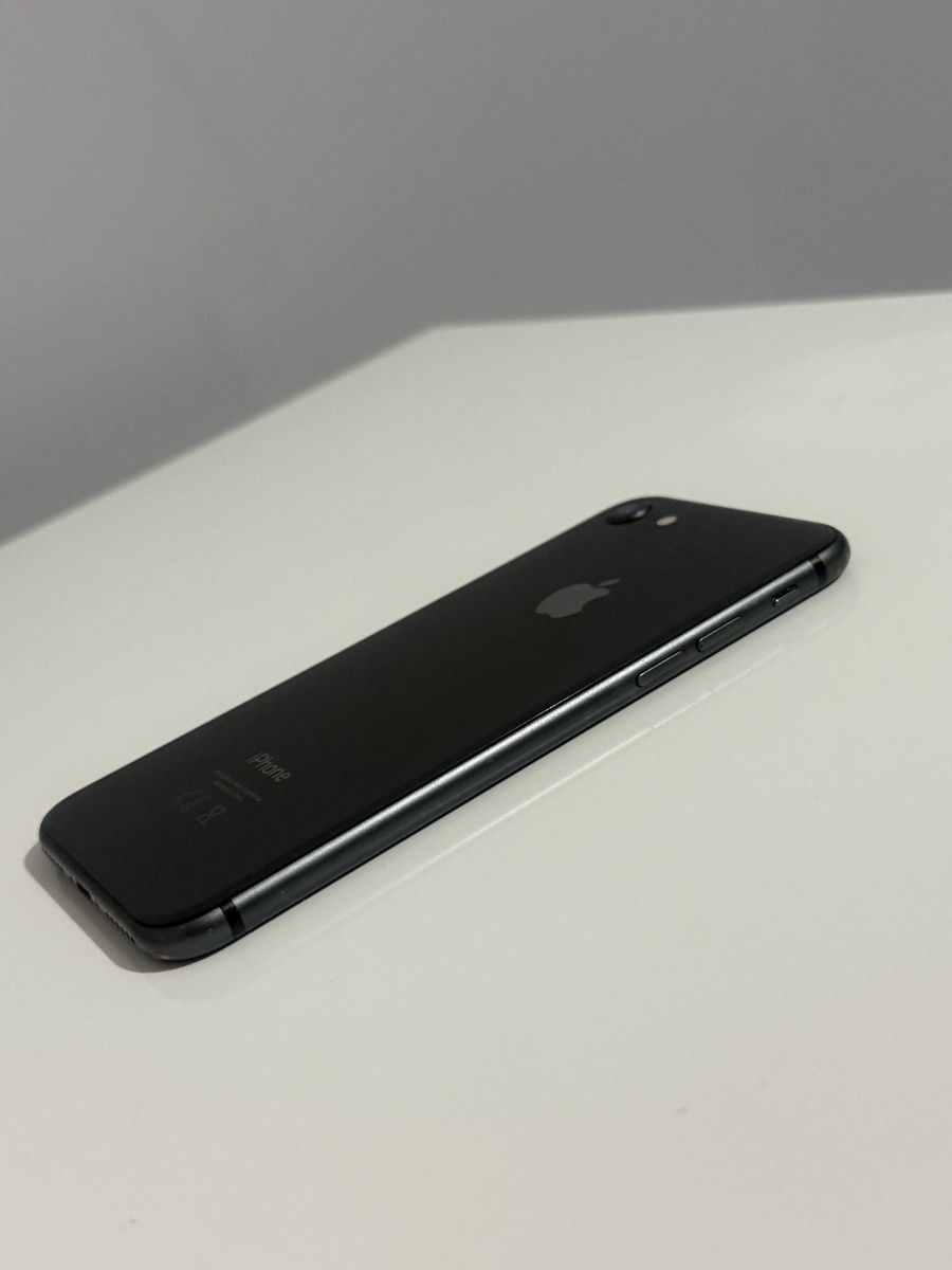iPhone 8 64 gb foto 1