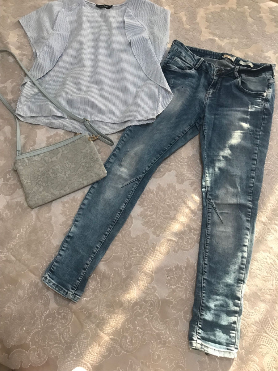 Blugi Bershka - 199, bluza -100, geanta -100 foto 1