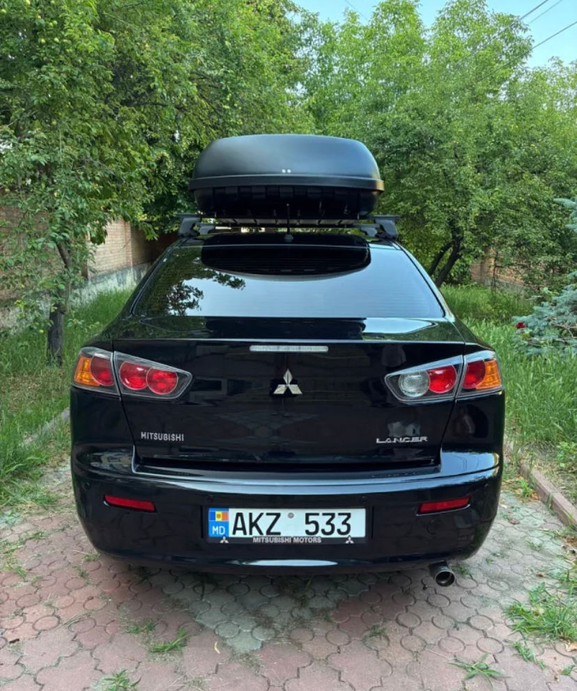 Mitsubishi Lancer foto 2