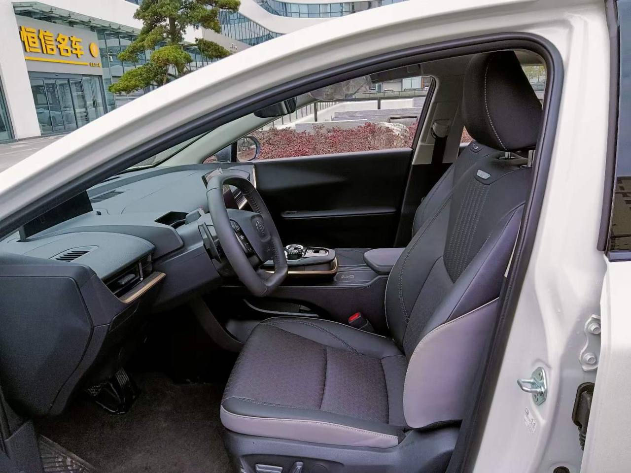 Toyota bZ3 фото 7
