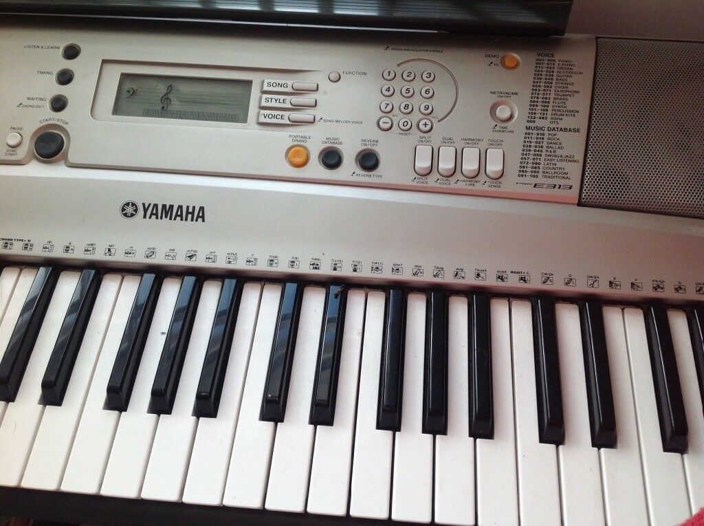Yamaha PSR E 313 в отличном состоянии