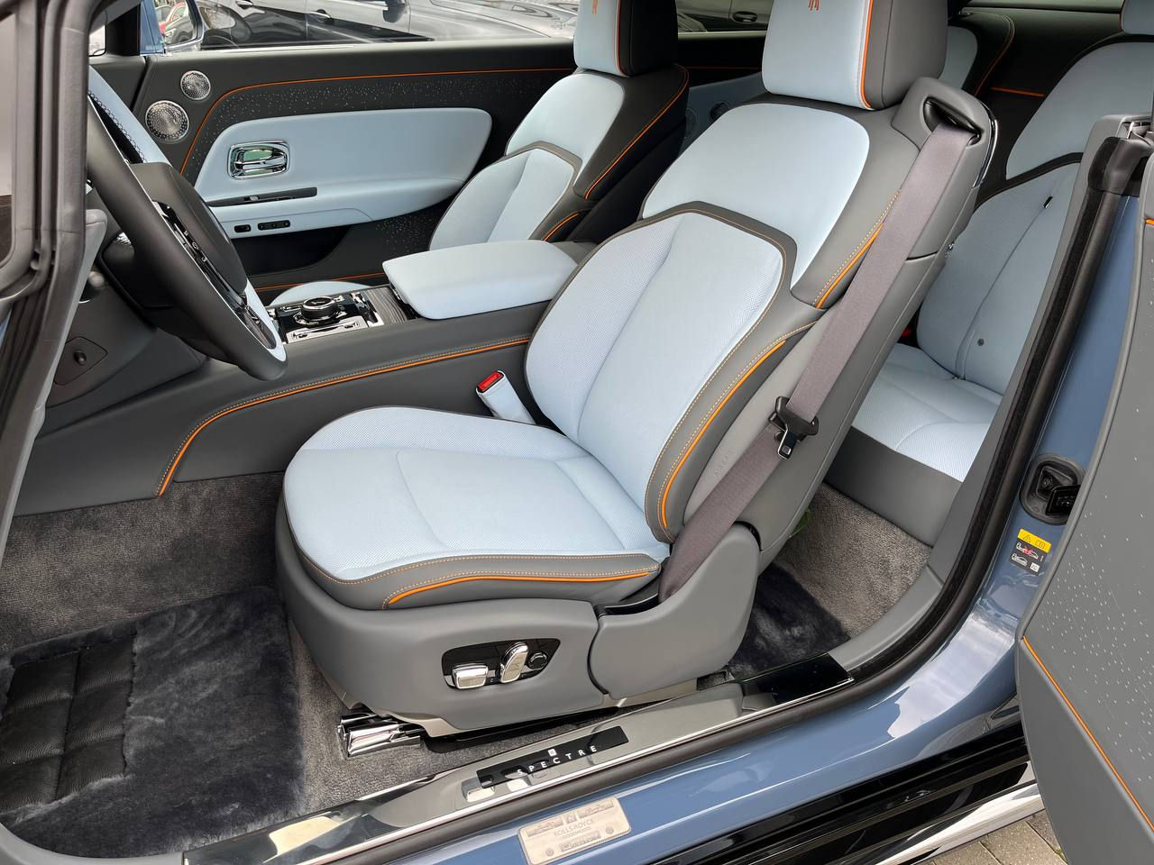 Rolls-Royce Spectre foto 7