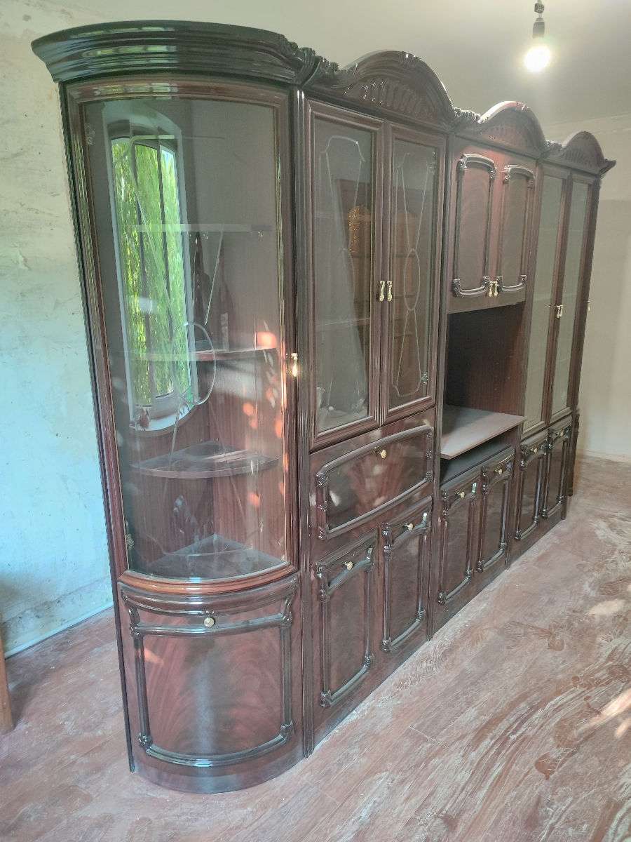 Vind mobilier Italian cu elemente din lemn stare ideala фото 3