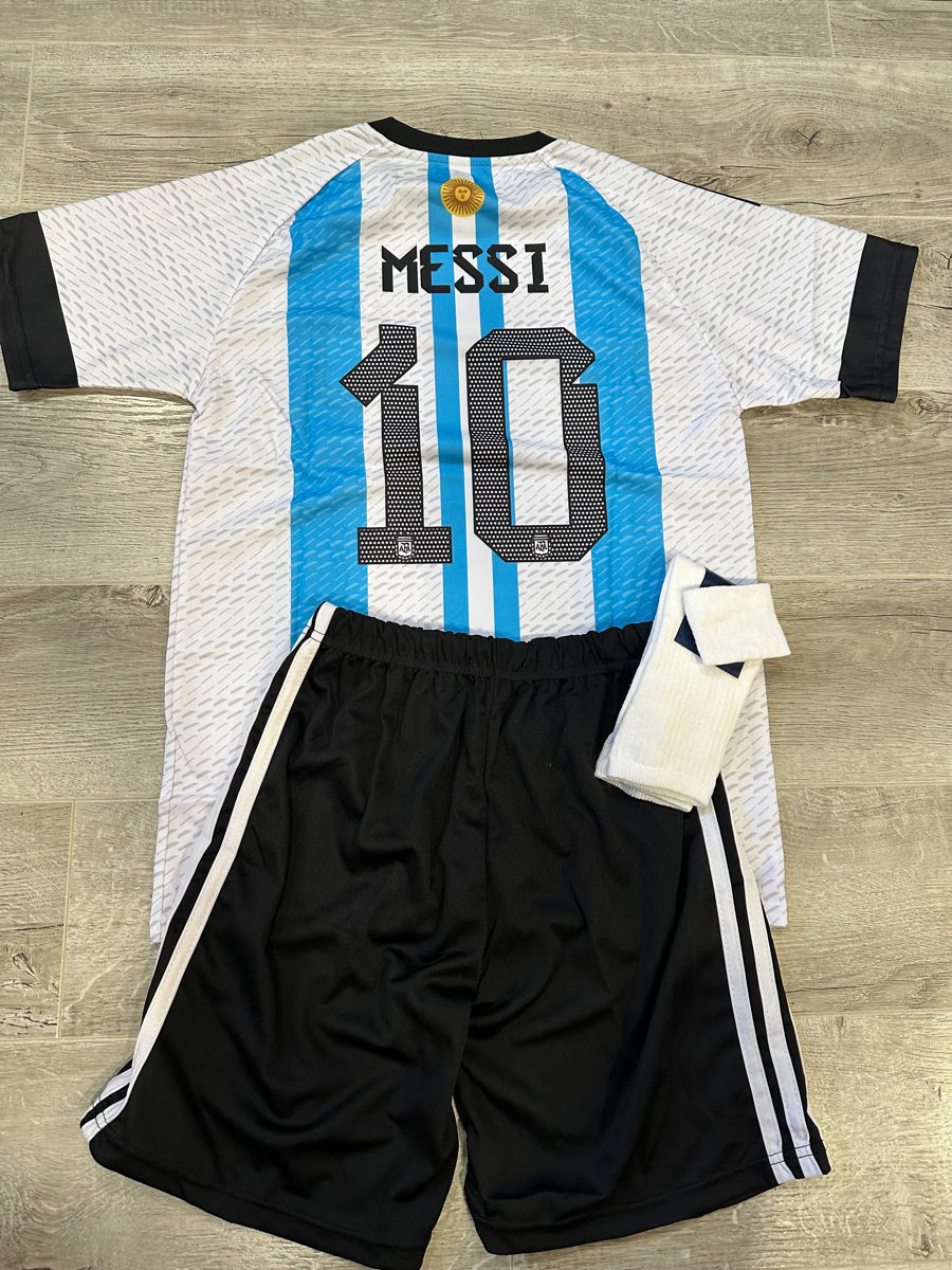 Costum fotbal Lamine Yamal 140 cm,152 cm foto 0