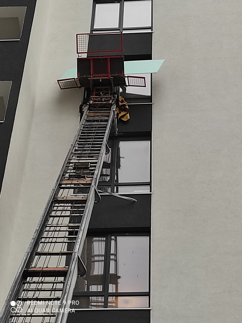 Lift mobil, auto lift de ridicare a materialelor de constructii autoturn foto 0