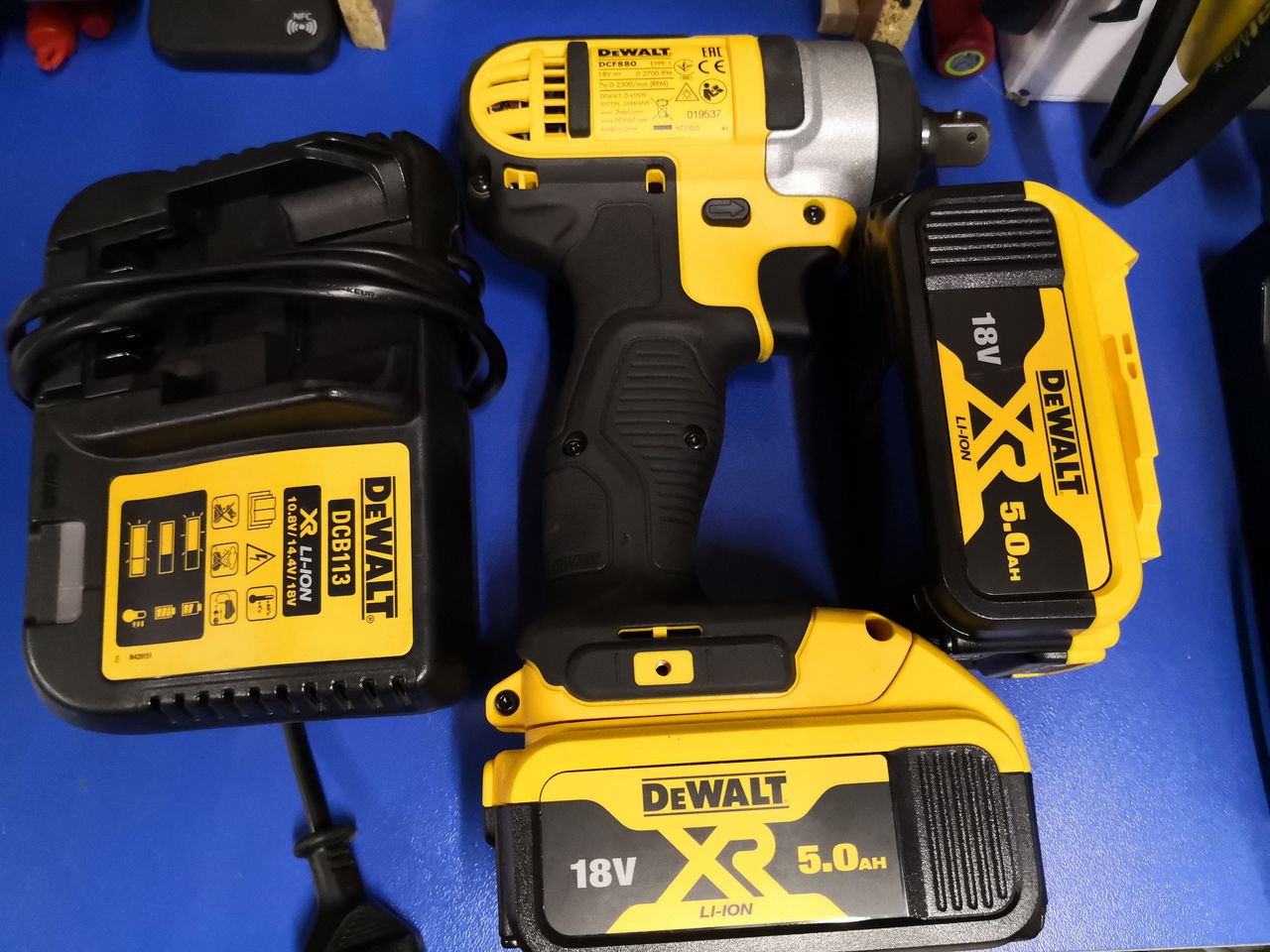 Гайковерт DeWALT DCF 880