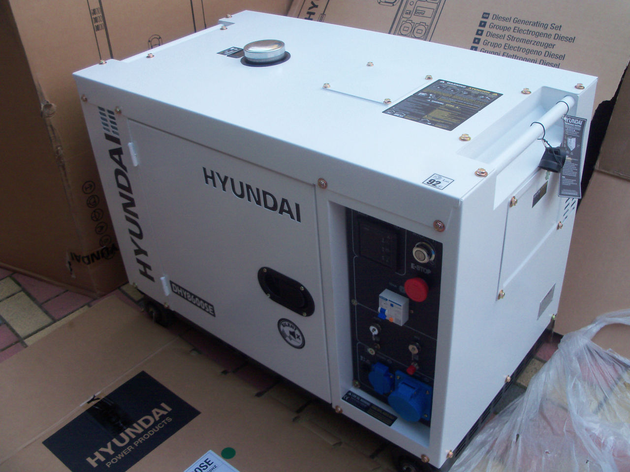 Генератор Дизельный Hyundai (новый в упаковке) = на = 6..5 KW. 220 ...