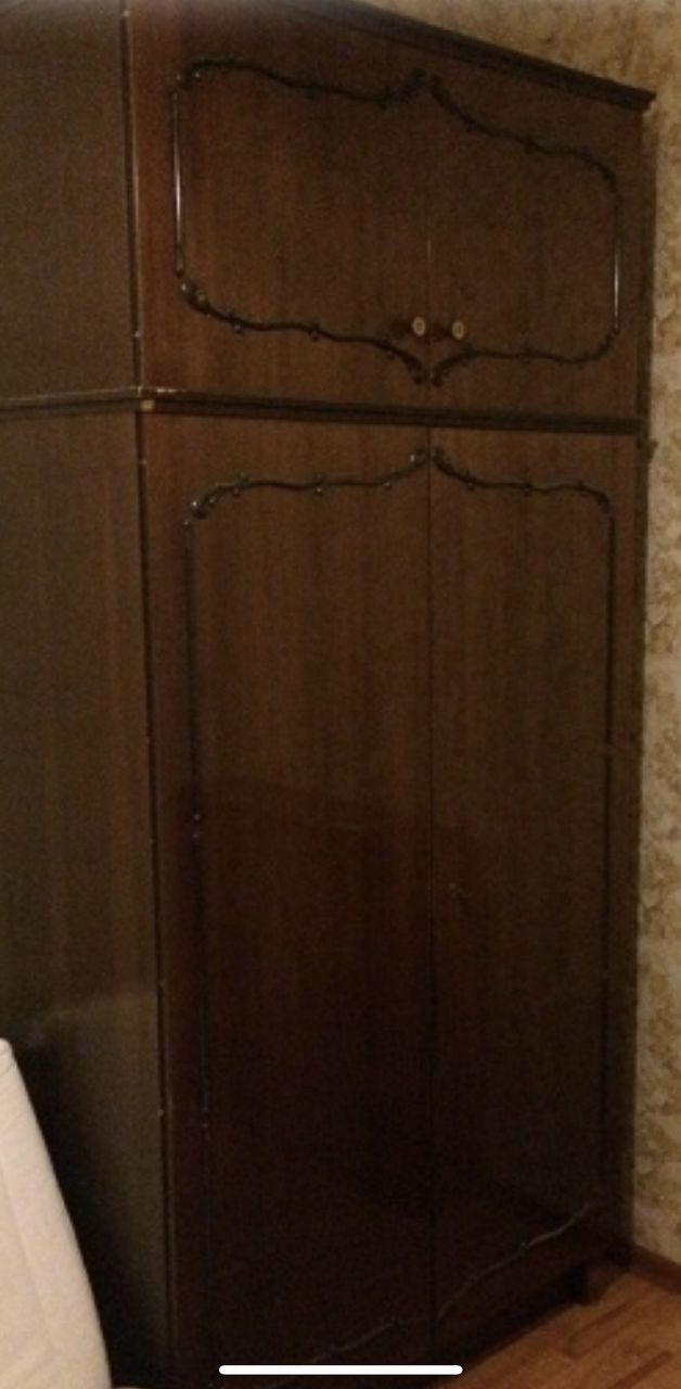Новый. Немецкий не распакованный спальный гарнитур из дерева, с двумя ...