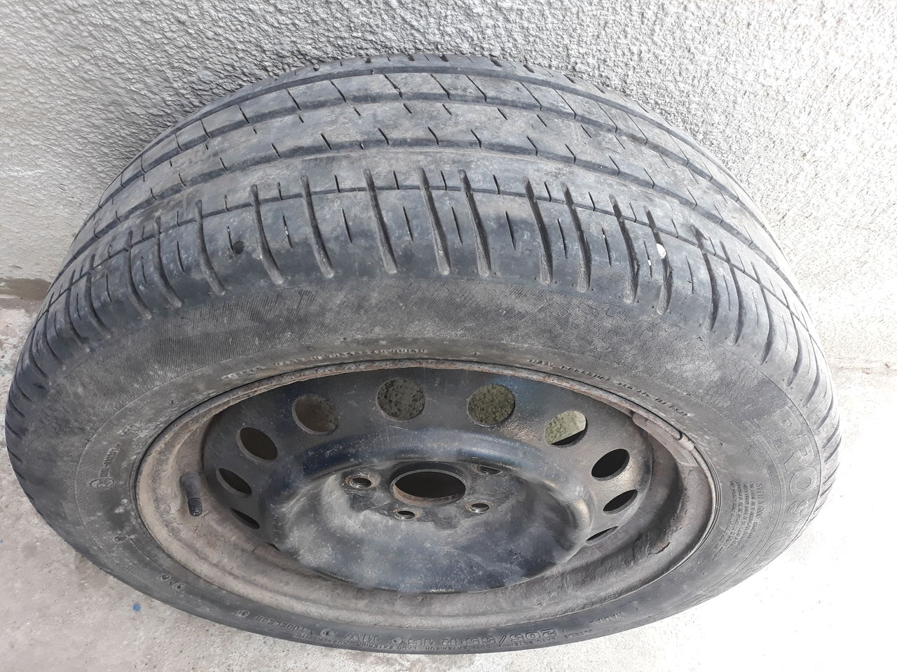 Оригинальные диски с шинами R16 5x114.3 от Toyota Auris, Avensis, Corola