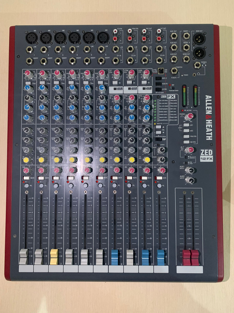 Allen&Heath Zed12FX