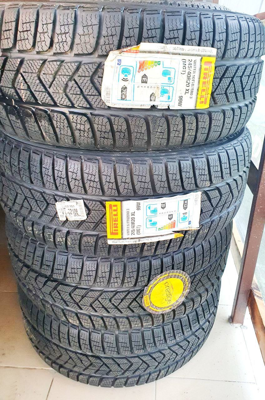 R20 245/40 Зимние шины Pirelli