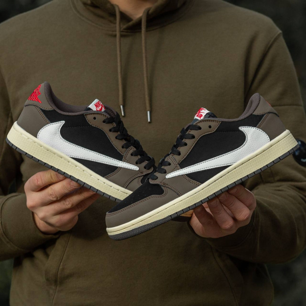 Nike Air Jordan 1 Retro  Low x Travis Scott Unisex foto 1