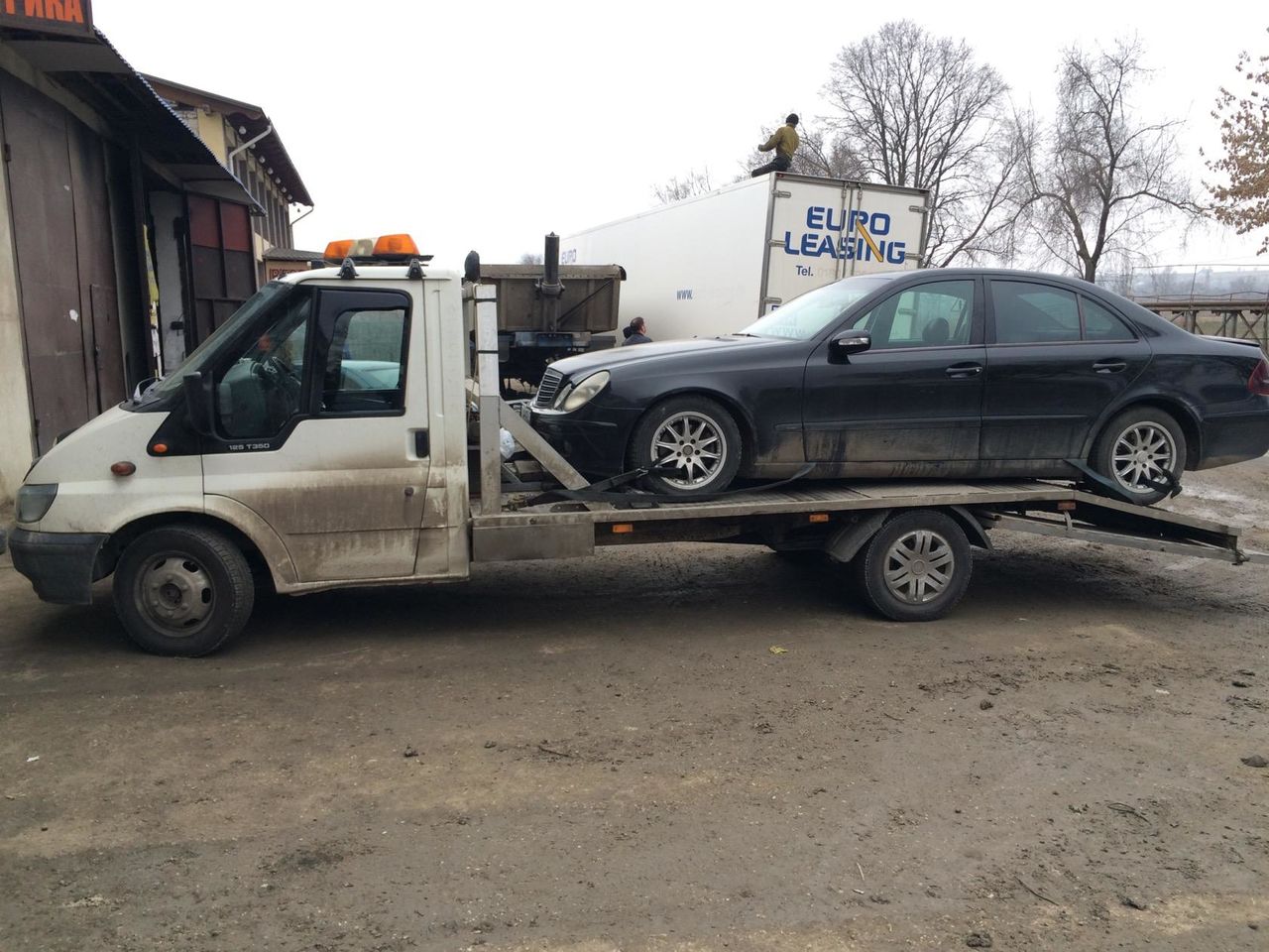 Dezmembrez Mercedes W211 / Разбираю мерседес W211 foto 5