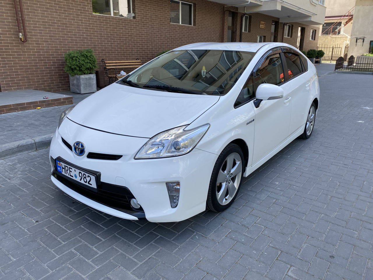 Arenda Toyota Prius , Corolla , Yaris , Auris ..Reno / Dacia/ SKoda ...  de la 9 euro !!! foto 6