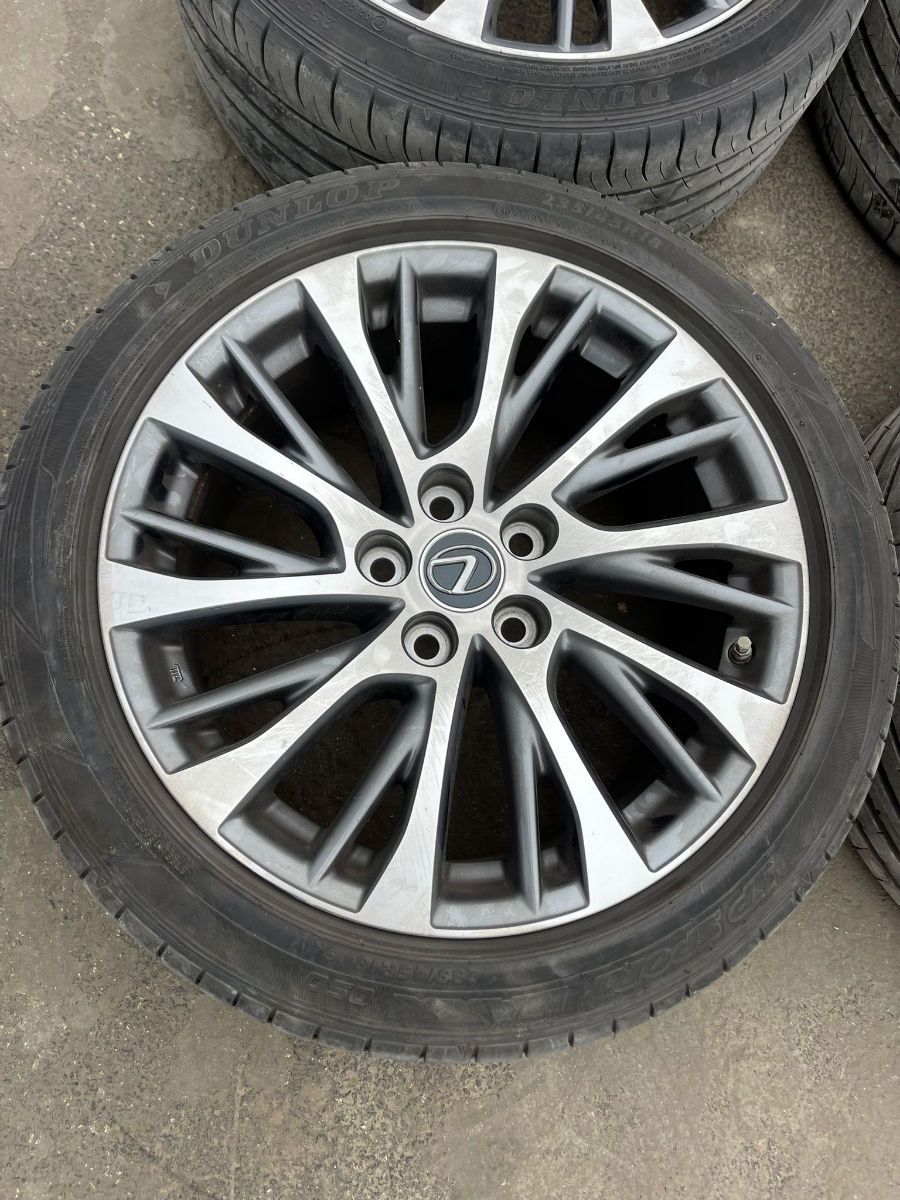 Lexus ES R18