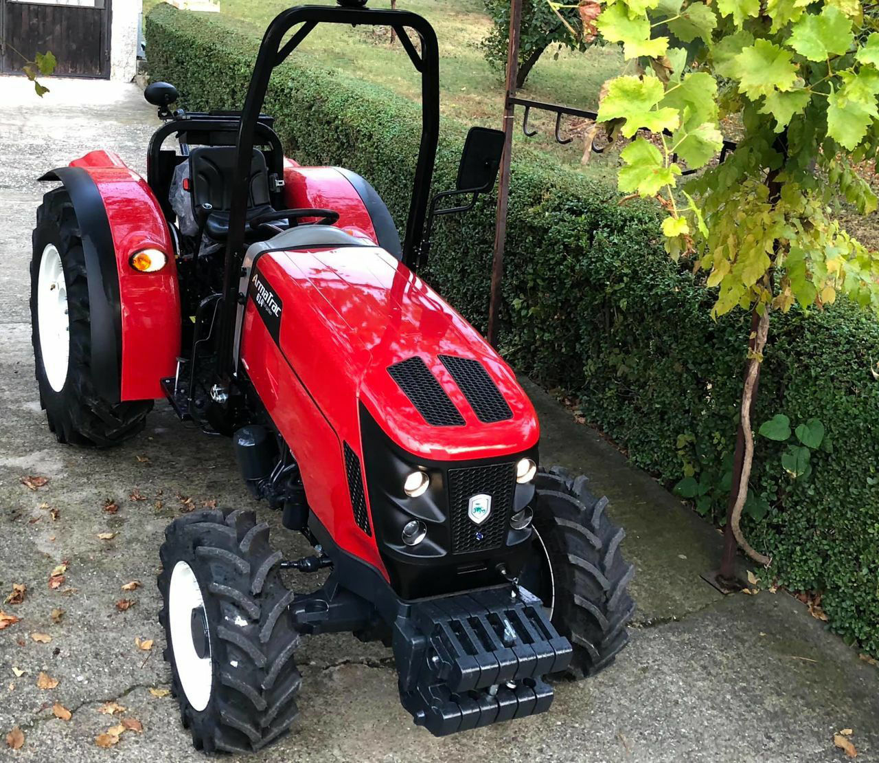 Tractor ArmaTrac 614E 58 c.p. фото 3