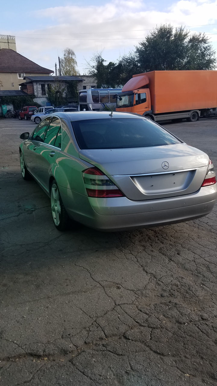 Mercedes S-Class foto 1