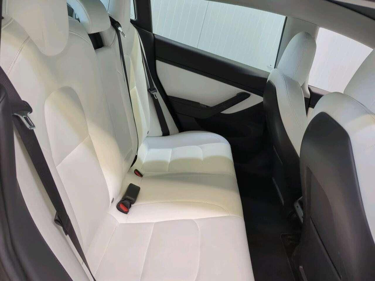 Tesla Model 3 фото 7