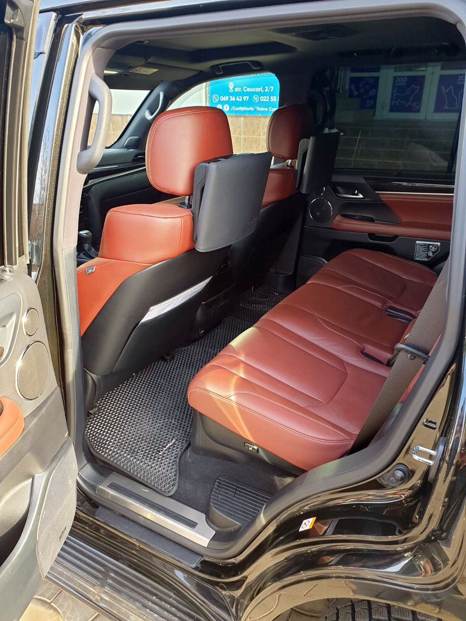 Lexus LX Series фото 8