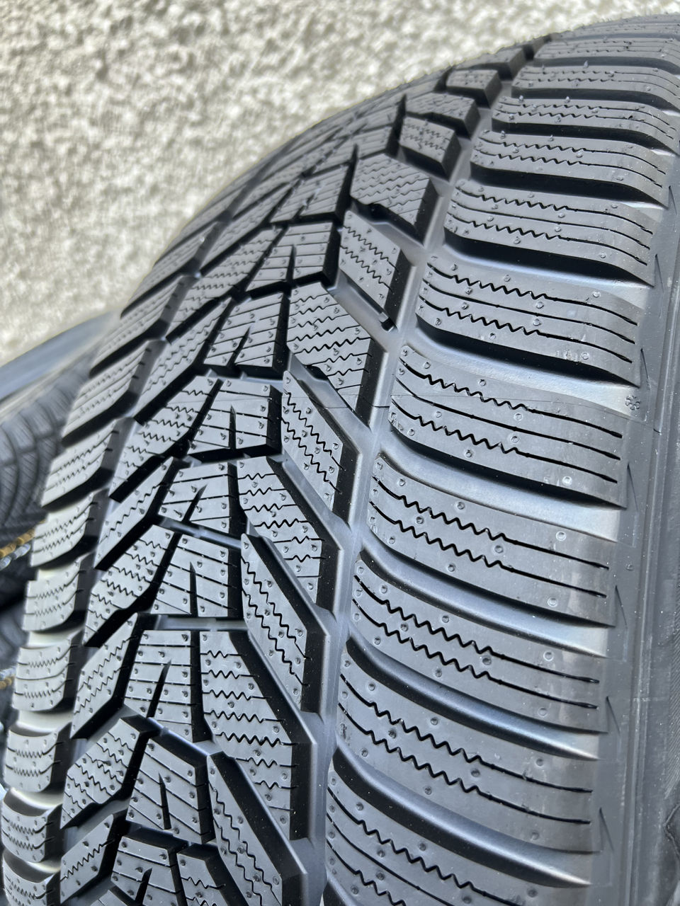 2 шины/ 2 anvelope 265/45 R21 Hankook Icept Evo3 Winter/ Доставка, livrare toata Moldova 2024 foto 4