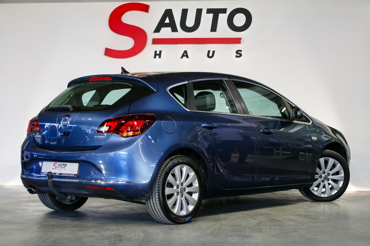Opel Astra фото 0