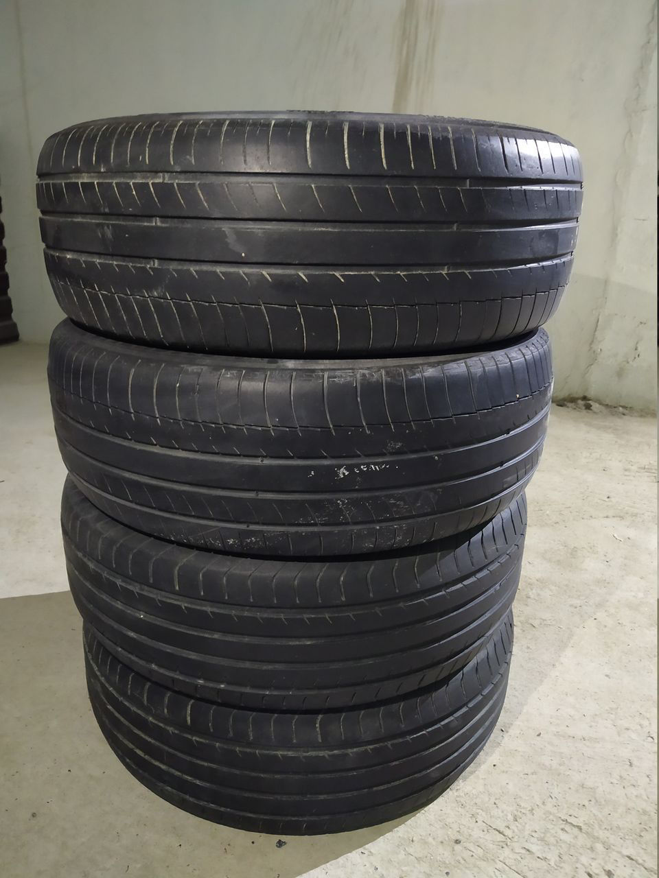 Продам летнюю резину Michelin 225/60 R18