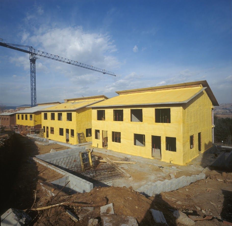 Утепление пенополиуретаном: ангаров , помещений, домов , чердаков ...