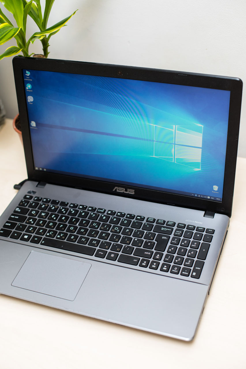 ноутбук Asus k550j i7 / 8GB / GTX 950 фото 1