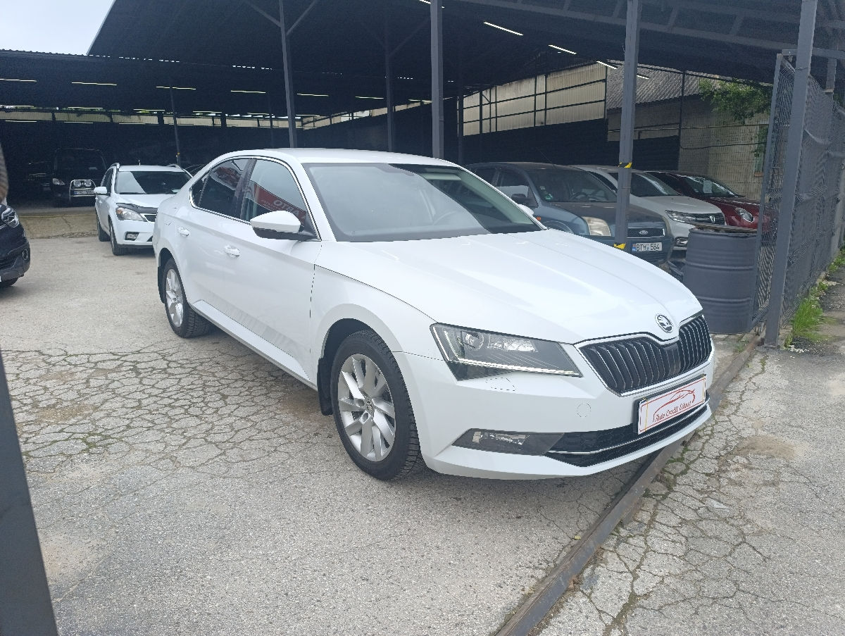 Skoda Superb фото 0