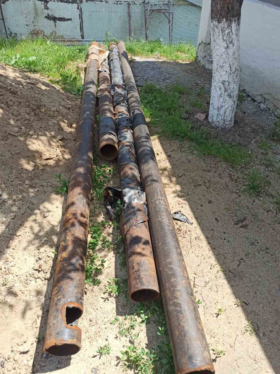Трубы толстостенные и утеплённый дымоход.