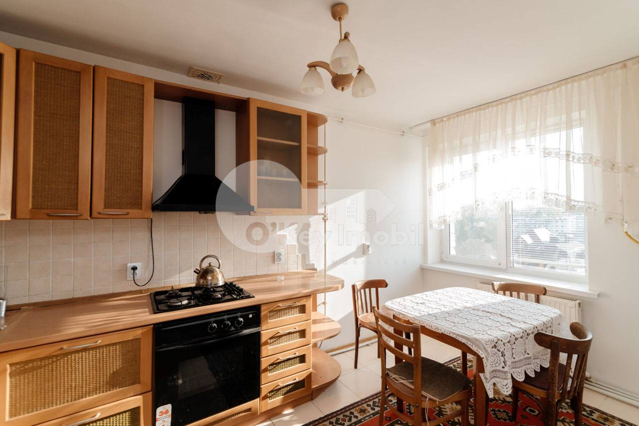 Apartament cu 3 camere, 100 m², Buiucani, Chișinău foto 5