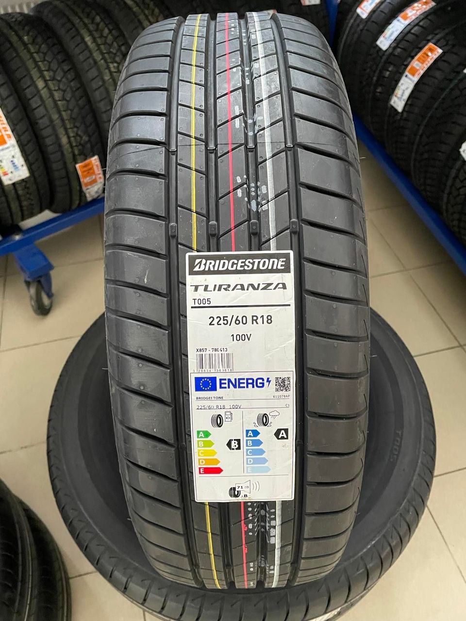 225/60 R18 Goodyear/Bridgestone