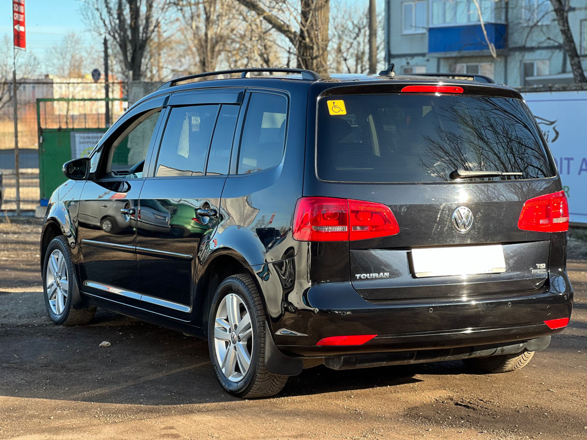 Volkswagen Touran foto 10