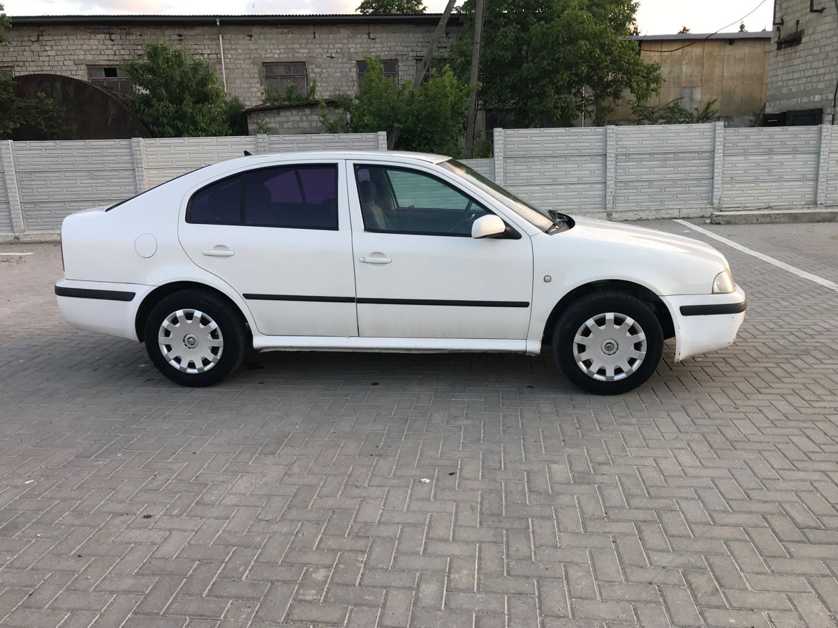 Skoda Octavia foto 1