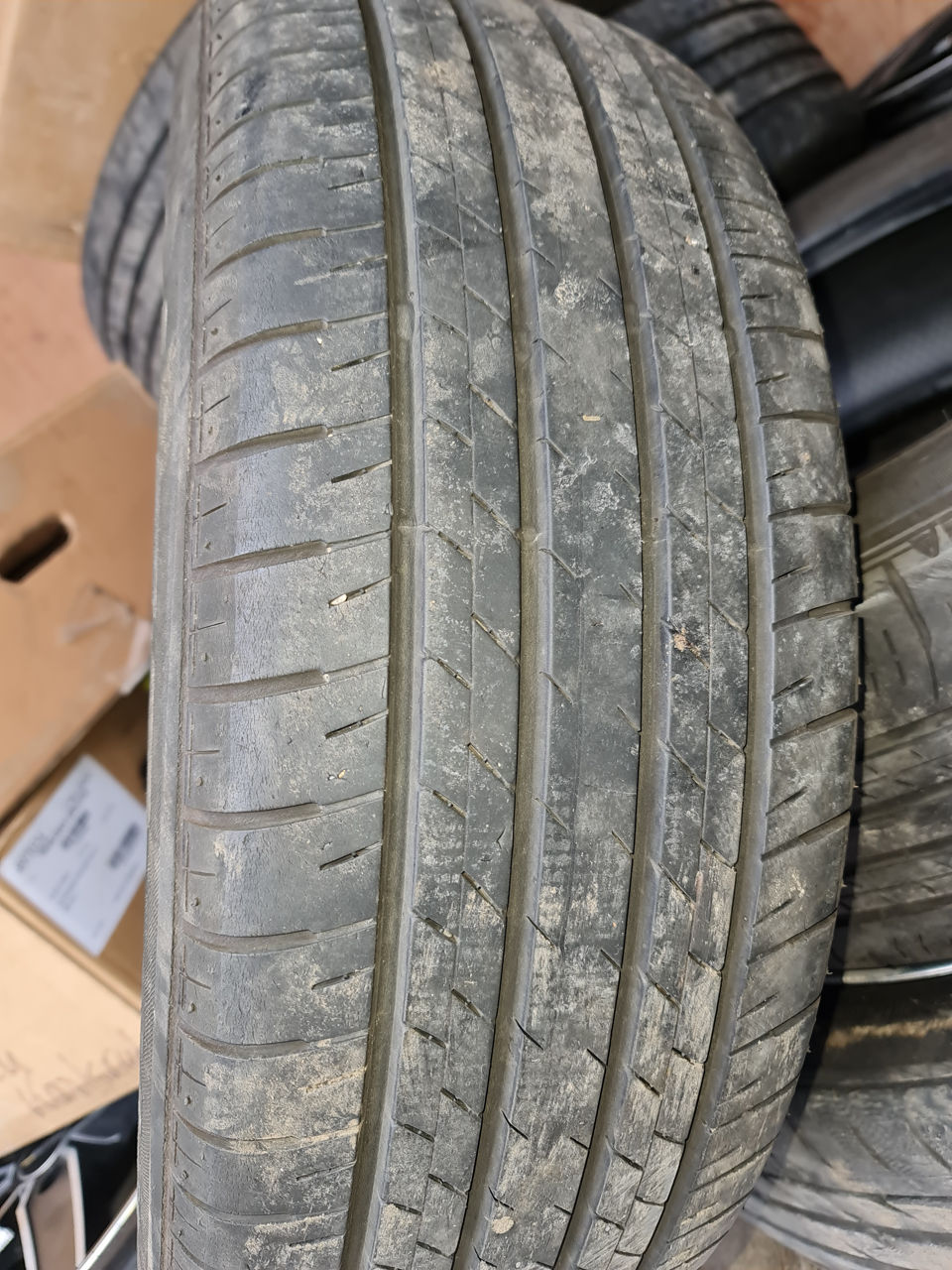 225/60 R18 Brigestone