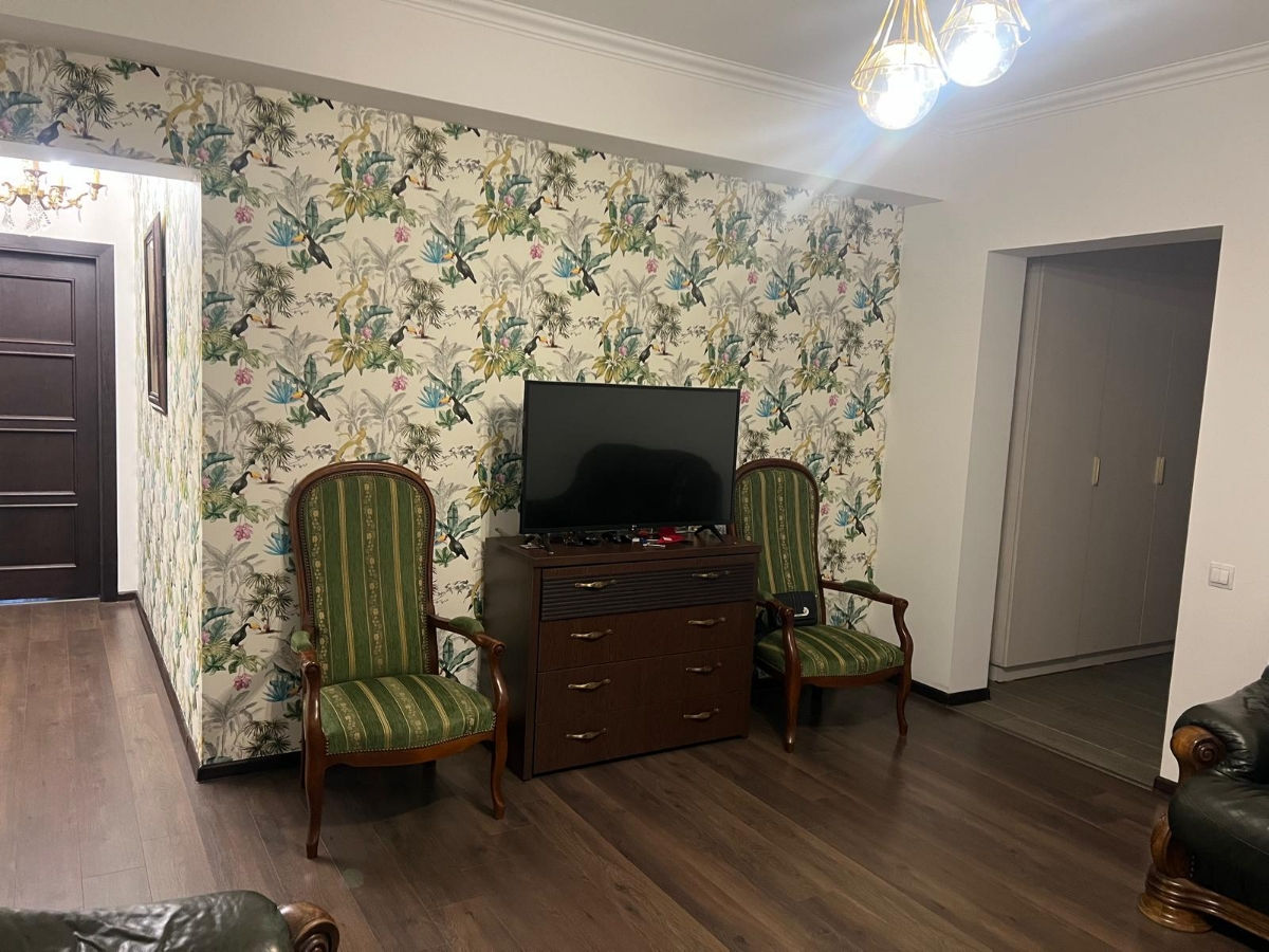 2-комнатная квартира, 74 м², Буюканы, Кишинёв 11
