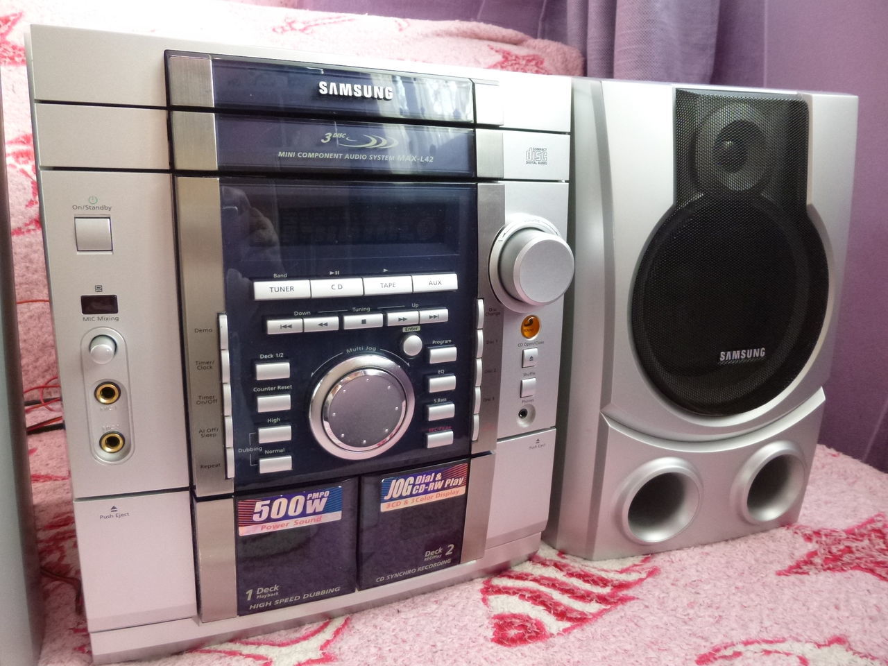 Audio sistema Samsung. CD, radio FM, caseta, blutuf./ Музыкальный центр.