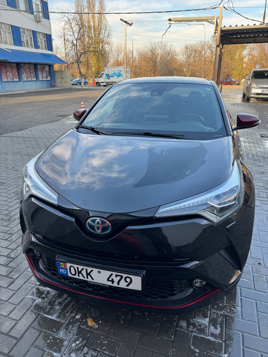 Toyota C-HR foto 0