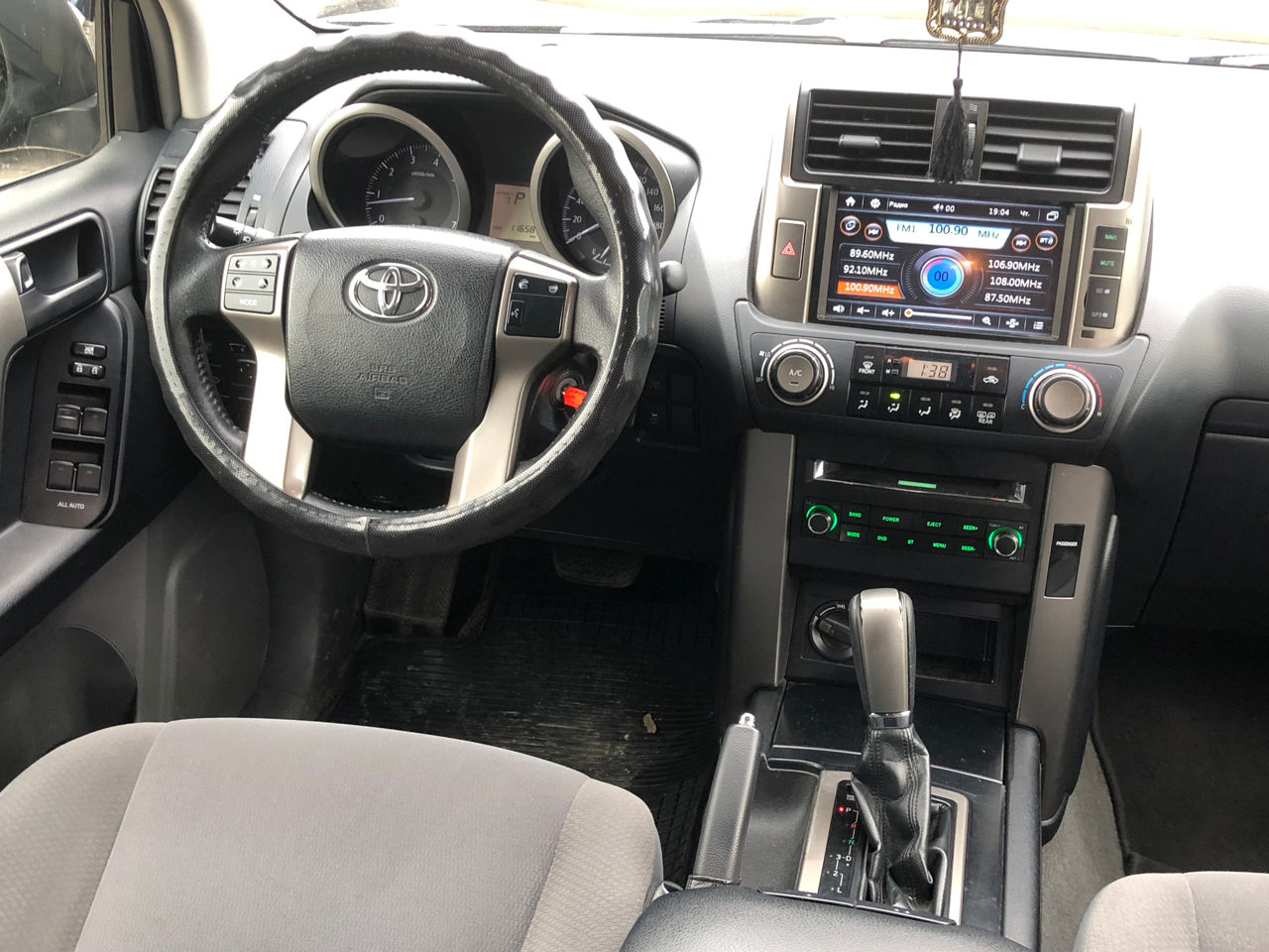 Toyota Land Cruiser Prado foto 12