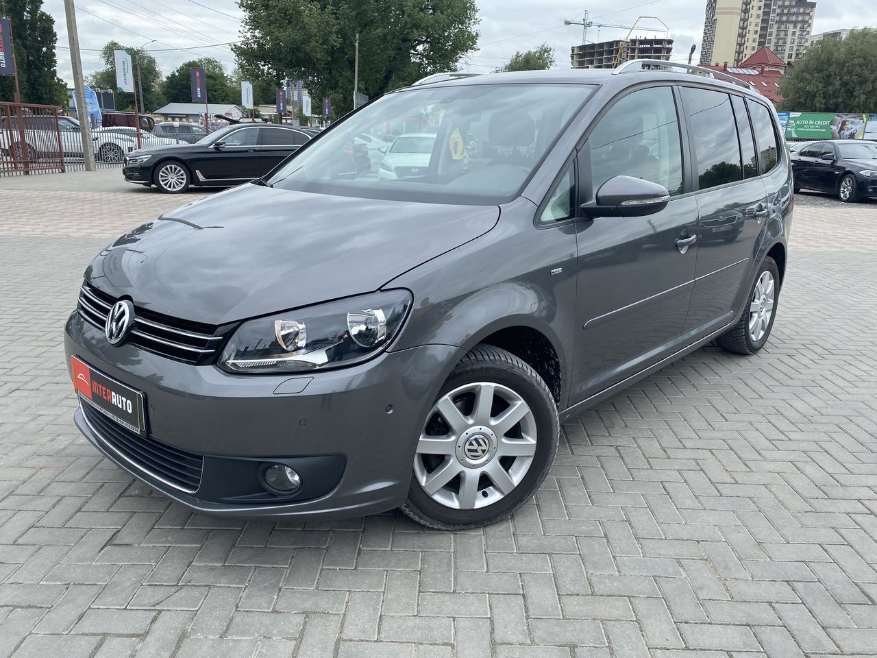 Volkswagen Touran foto 0