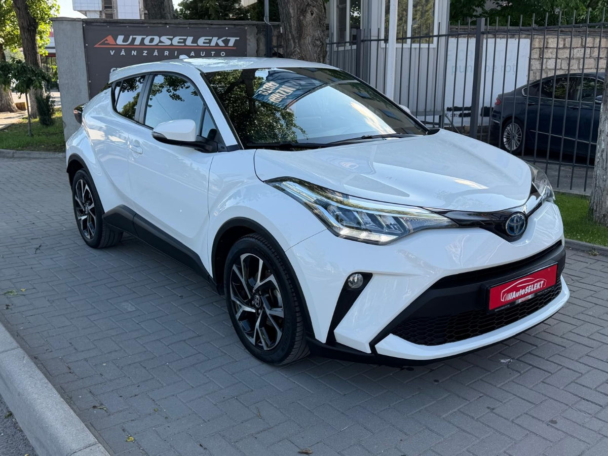 Toyota C-HR 2023 photo 3