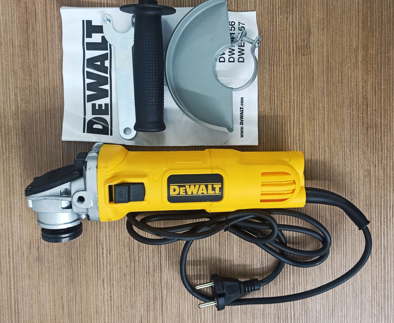 Болгарка d.ewalt с регулировкой оборотов могу привести по городу