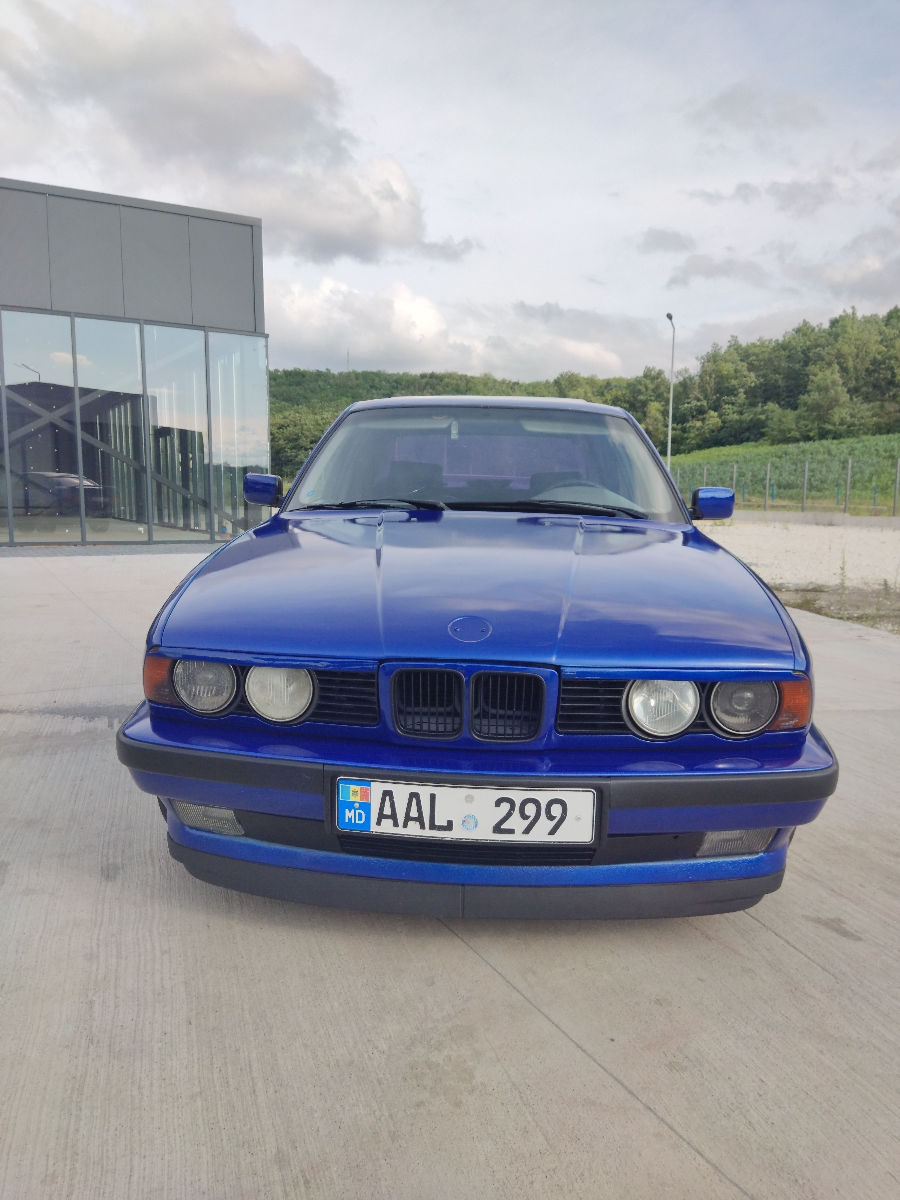 BMW 5 Series foto 2