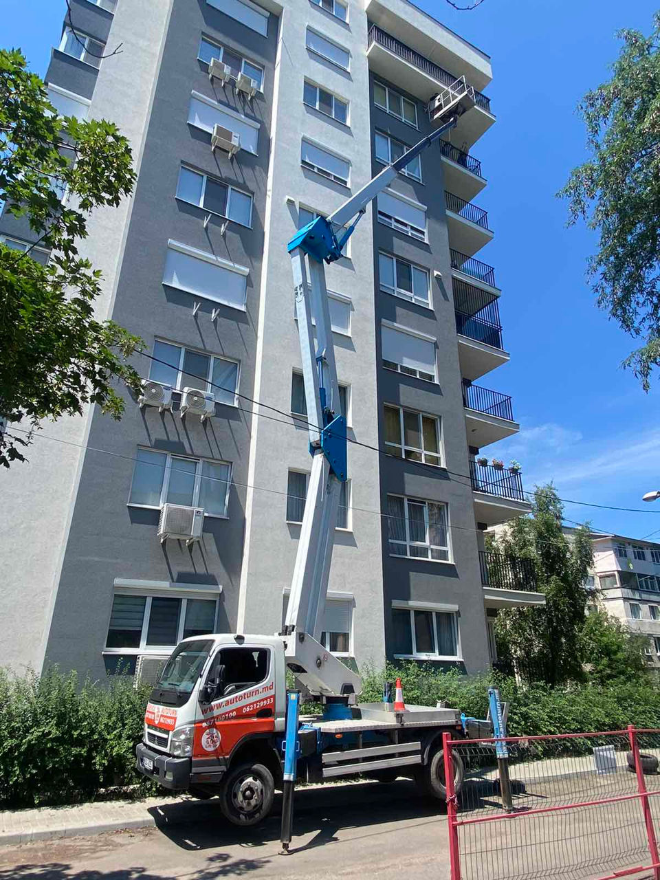 Autoturnuri in arenda pentru orice tip de lucrari la inaltime! foto 7