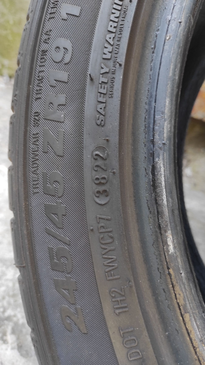 245/45 R19 фото 1