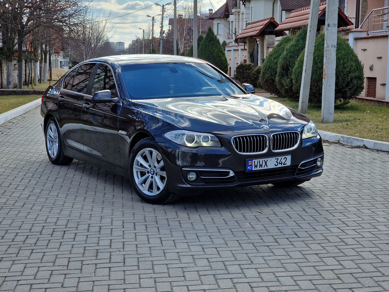 BMW 5 Series фото 1