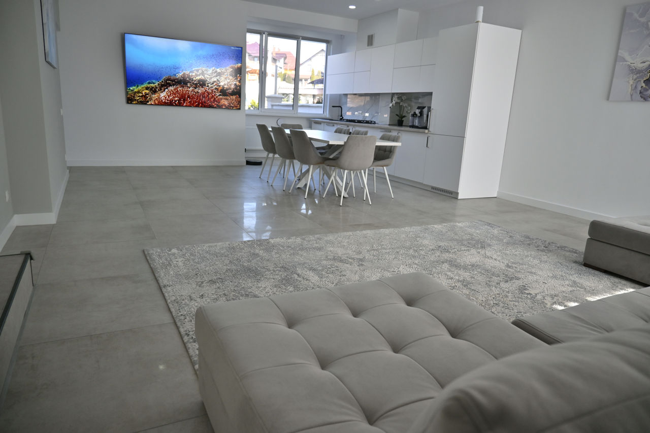 Ofer casa de lux in chirie pe termen scurt direct de la proprietar minim 3 zile. foto 1