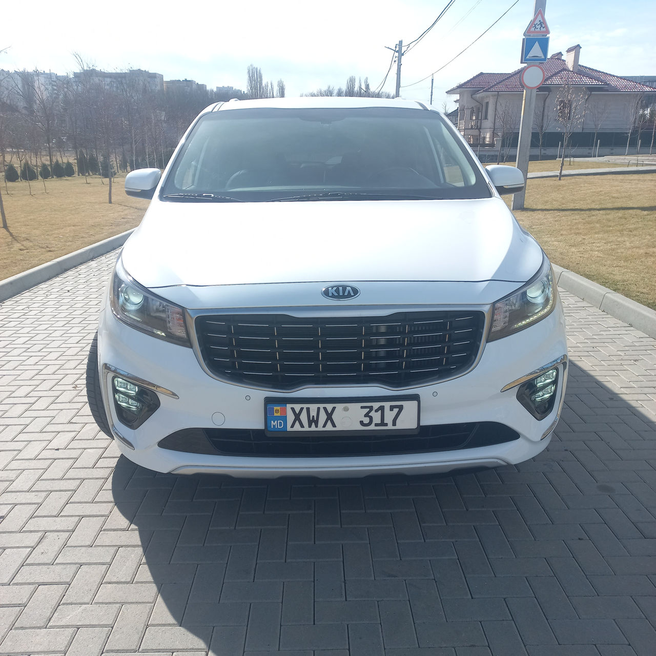 KIA Carnival фото 3