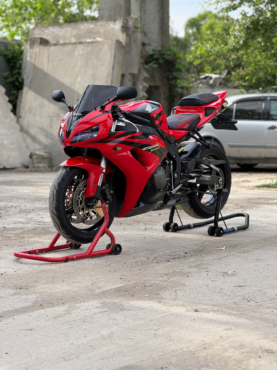 Honda CBR1000RR SC57 фото 6