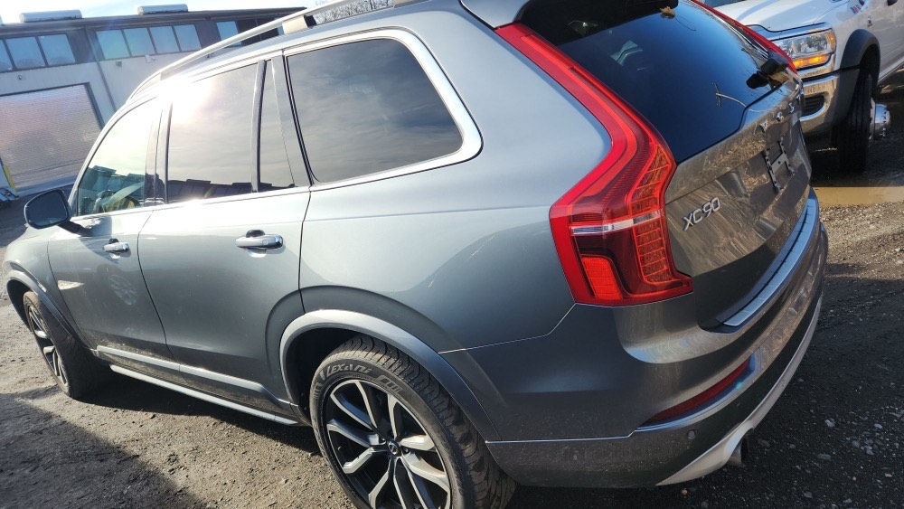 Volvo XC90 фото 9